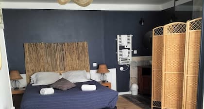 Quiet guest room for 2 people