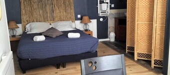 Quiet guest room for 2 people