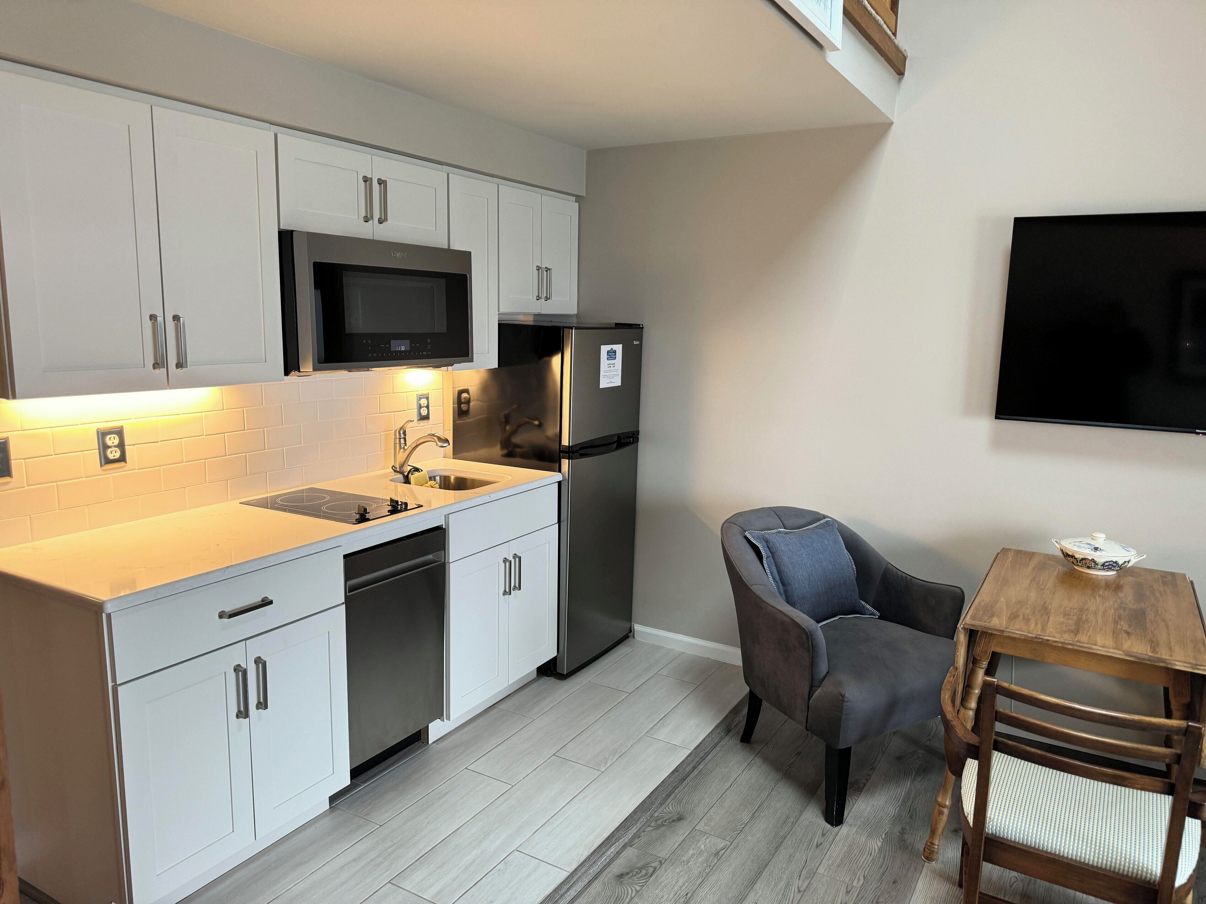 Fridge, microwave, oven, dishwasher