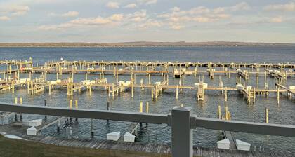 Lake Charlevoix Lakeview Escape