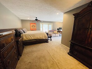 5 عدّة غرف نوم ومكتب وواي فاي وملاءات أسرّة