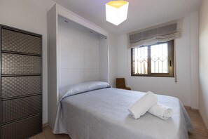 4 camere, ferro/asse da stiro, Wi-Fi gratuito, lenzuola