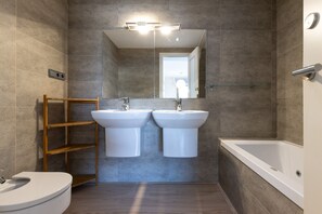 Shower, towels