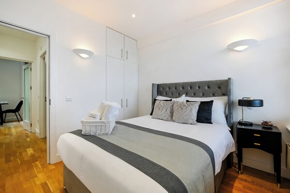 1 bedroom, iron/ironing board, travel cot, free WiFi