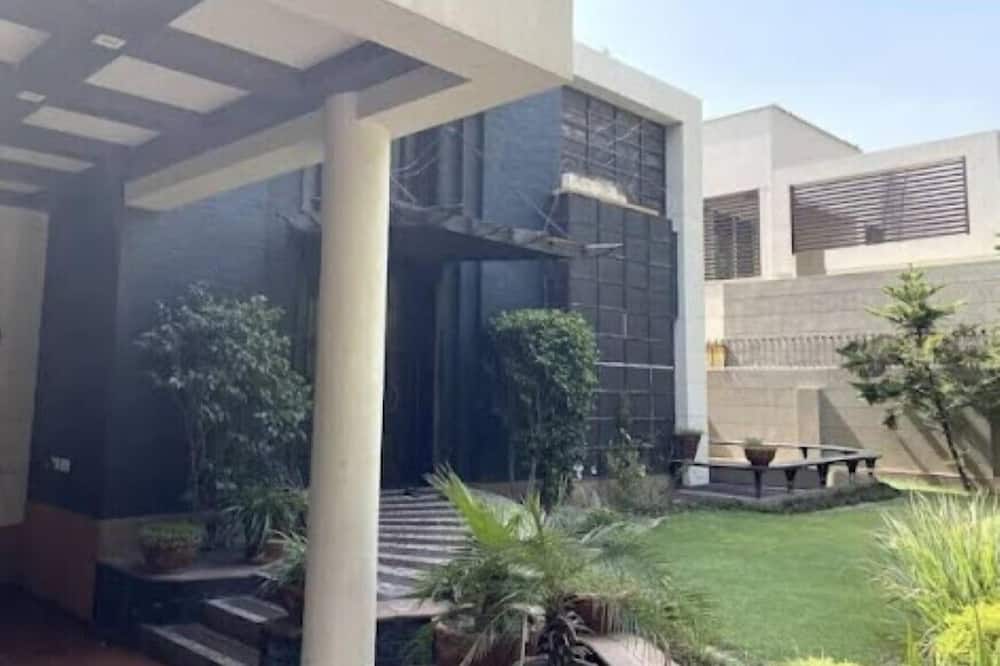 Fortville Hotel - Lahore