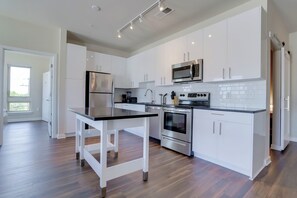 Deluxe Apartment, Balcony, City View | Private kitchen - Spacious Apartment in Alexandria (Alexandria)