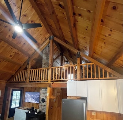 Minutes to Moosehead Lake, ATV Trails from driveway, Hiking, Mountain Biking