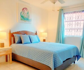 3 bedrooms, iron/ironing board, WiFi, bed sheets - Lovely tropical home with breezy patio (St Thomas)