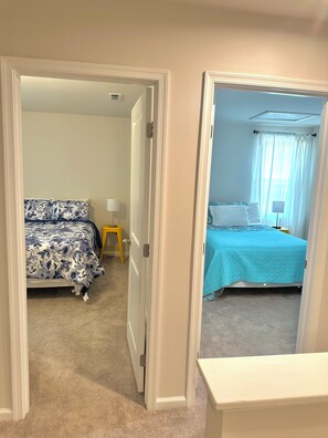 4 habitaciones, tabla de planchar con plancha, cuna de viaje y wifi