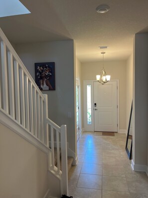 Interior - Perfect Luxury Home 4 Bedrooms, Perfect for Family and Friends Perfect Lake View (Leesburg)