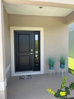 Exterior detail - Perfect Luxury Home 4 Bedrooms, Perfect for Family and Friends Perfect Lake View (Leesburg)