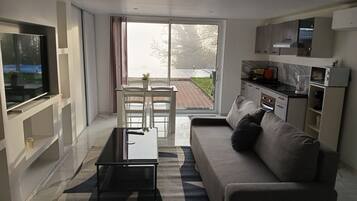 Smart TV, table tennis