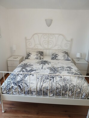 1 bedroom, iron/ironing board, WiFi, bed sheets - Studio sleeps 2 to 5 people (Rumilly)