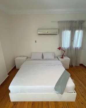 2 chambres, coffres-forts dans les chambres, Wi-Fi, draps fournis