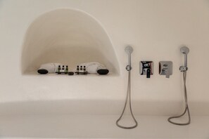 Dusche, Handtücher, Seife, Shampoo