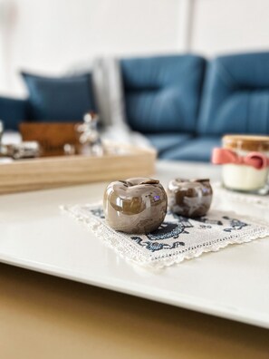 Food and drink - Sunny one-bedroom apartment. 5 minutes walk from the center. (Tiranë)