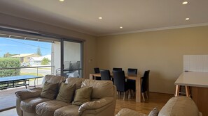 TV - Welcome to Getaway, Unit 20 Seafront Estate, located within a stunning complex right in the heart of (Jurien Bay)