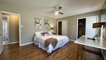 5 Schlafzimmer, Schreibtisch, Bügeleisen/Bügelbrett, kostenloses WLAN