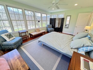 3 bedrooms, desk, free WiFi, bed sheets