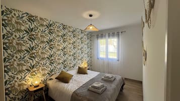 3 bedrooms, iron/ironing board, travel cot, free WiFi