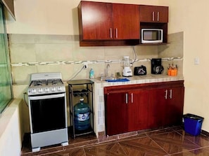 Refrigerador, microondas, lavavajillas, tostadora