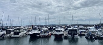 Moored at the 5* rated Torquay marina, lots space to relax.