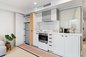 Micro-ondes, plaque de cuisson, lave-vaisselle