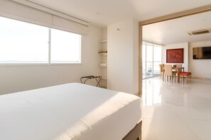 2 bedrooms, iron/ironing board, WiFi, bed sheets - ¡exclusivo Apartamento de Lujo Frente al mar en Cartagena,ubicado en El Laguito! (Cartagena)