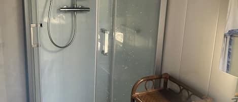 Savon, papier toilette