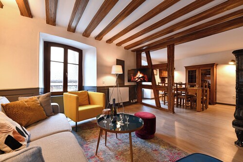 Large gîte in historic Alsatian half-timbered house for 12/14 people