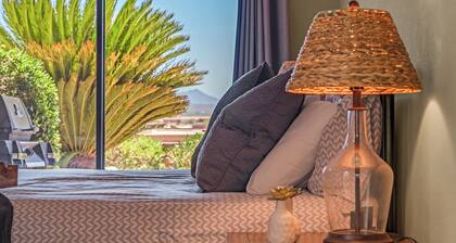 Desert Dream with superb mountain views from the patio!
