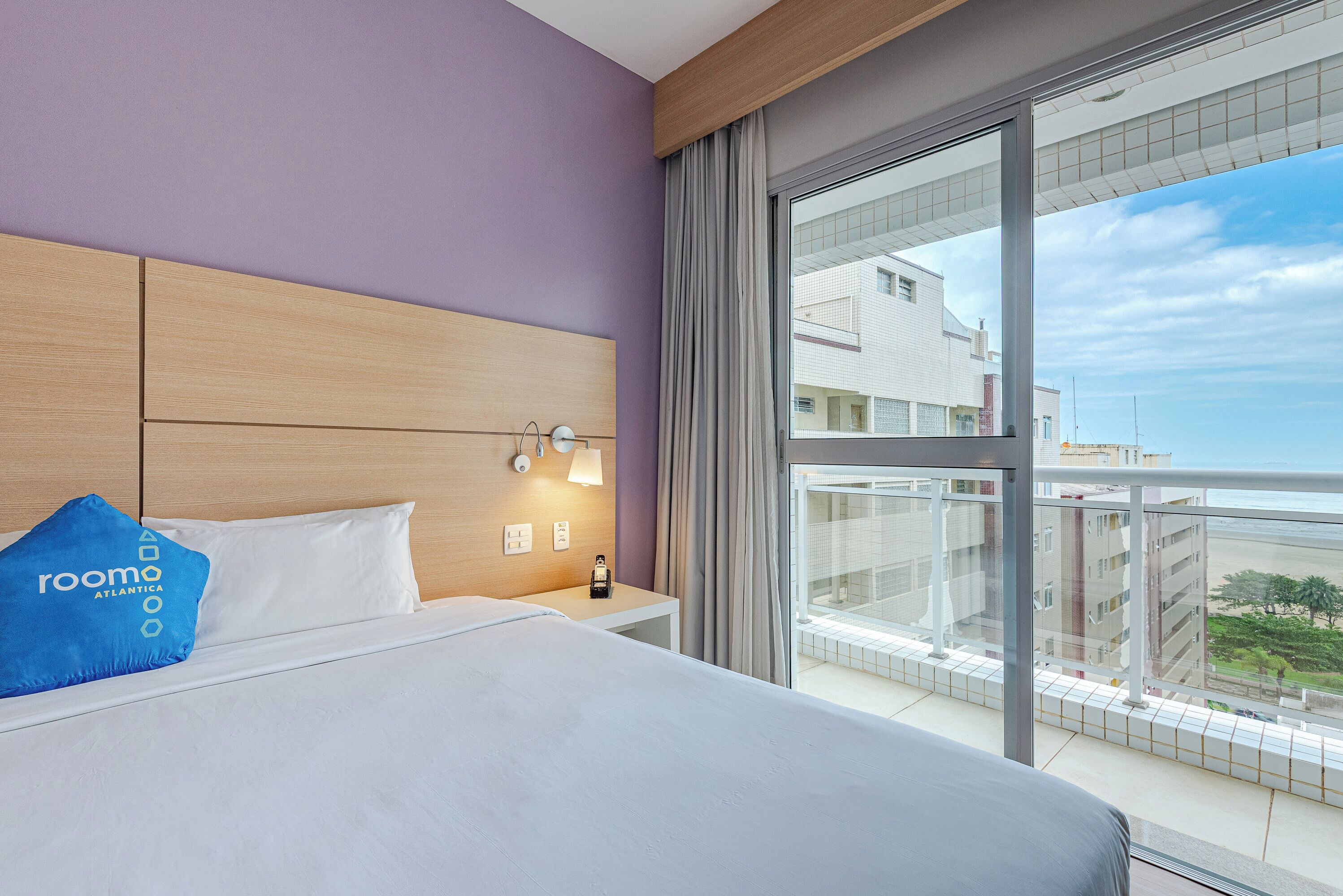 1 habitación, caja de seguridad en la habitación y escritorio 