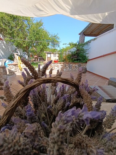 Casa Vacanze, Stile Campidanese con Tocchi Moderni, a 10 min dal Mare