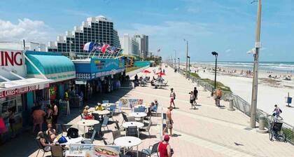 7 Minutes to the Beach & Daytona Int. Speedway 2BD/1 BA