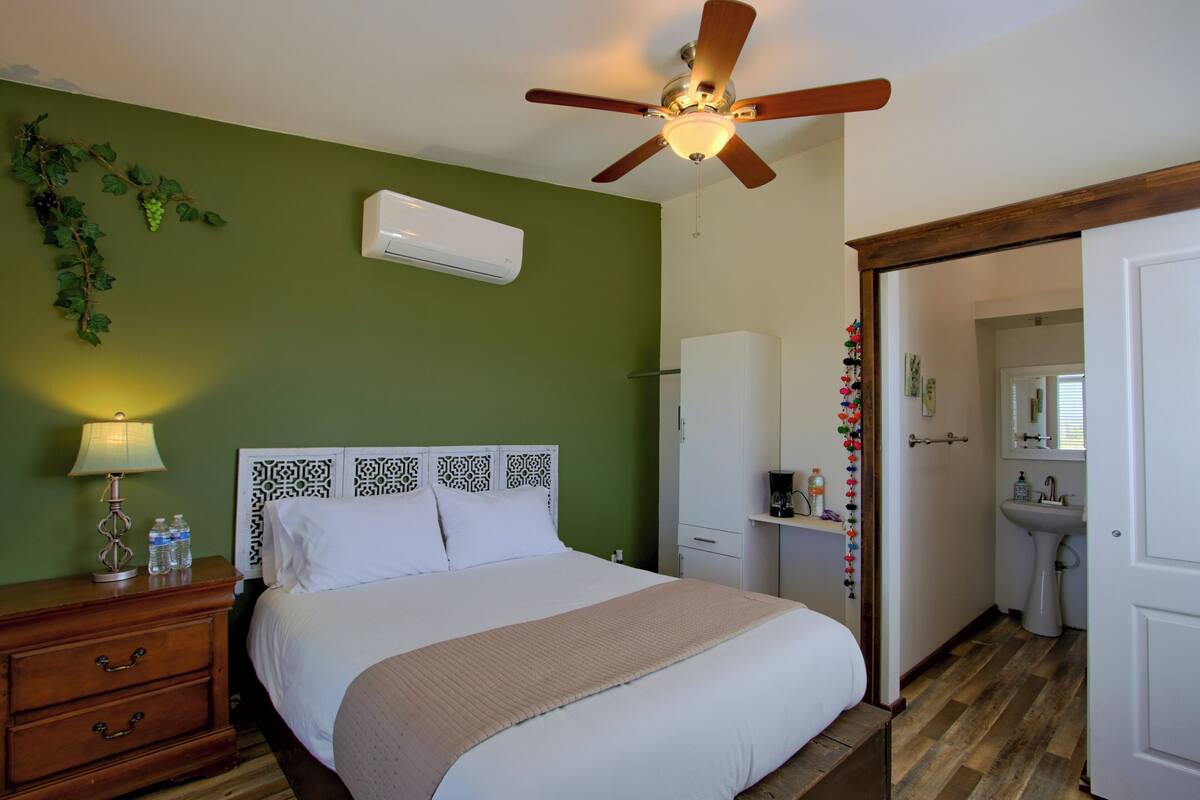 Camera Comfort, 1 letto queen | Lenzuola