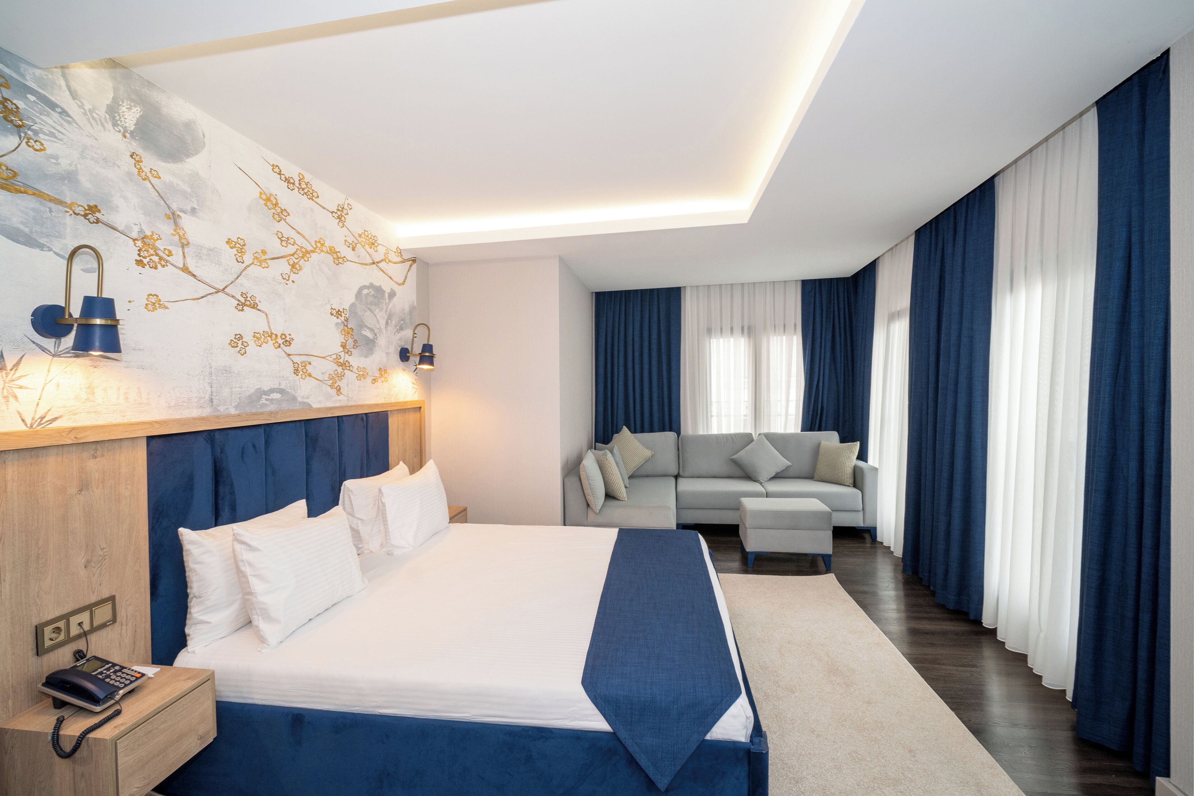 Signature-Zimmer | Bettwäsche aus ägyptischer Baumwolle, hochwertige Bettwaren, Minibar