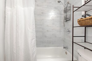 Shower, free toiletries, hair dryer, towels - The Creek House
beautiful backyard creek
rear find, family friendly.
 (Marietta)
