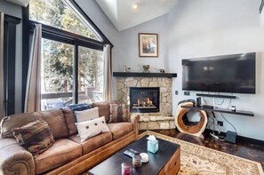 Exterior - 3 Bedroom Ski In, Ski Out Townhome at Snowflake Lift (Breckenridge)