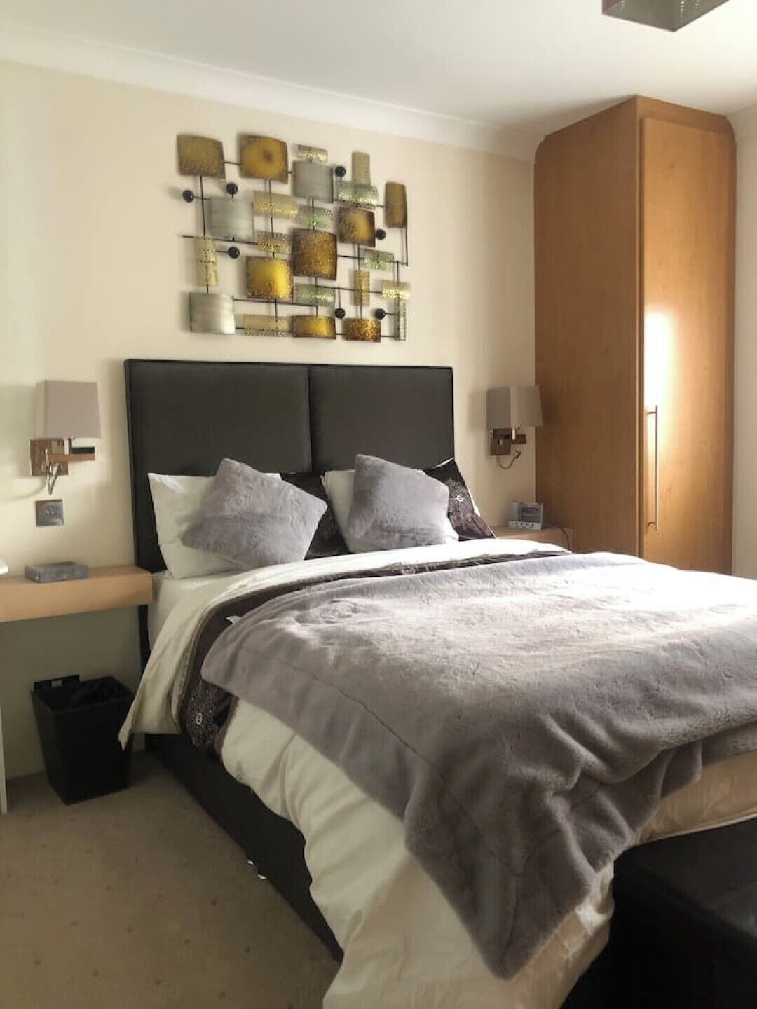 1 bedroom, desk, iron/ironing board, WiFi