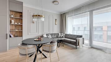 Deluxe Apartment, City View