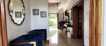 Beautiful Inn. Great out doors, relaxing pool and hot tub.  
All  amenities.