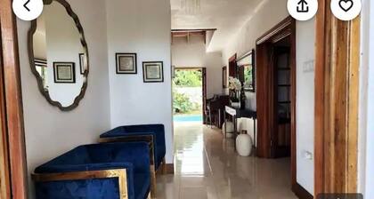 Beautiful Inn. Great out doors, relaxing pool and hot tub.
All amenities.