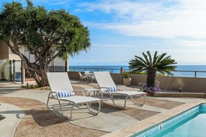 A heated pool - NEW! Modern Coastal New-Build Home With Private Beach Access in Gated Community (Solana Beach)