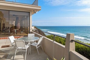 Outdoor dining - NEW! Modern Coastal New-Build Home With Private Beach Access in Gated Community (Solana Beach)