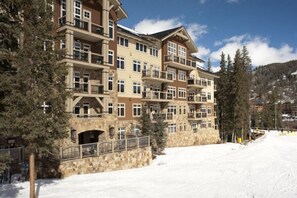 Exterior - Ski in, ski out 3 Bedroom at Lone Eagle in River Run (Keystone)