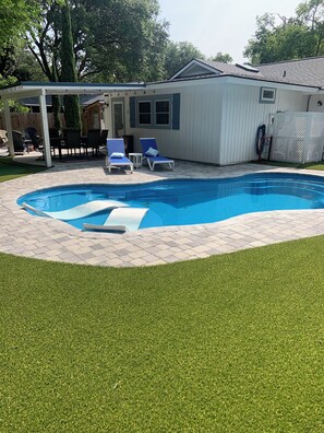 Pool - 5 Camellia St- Beach Vacation! 3 Bedroom/3 Bath (Hilton Head)