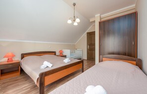 3 bedrooms, free WiFi, bed sheets