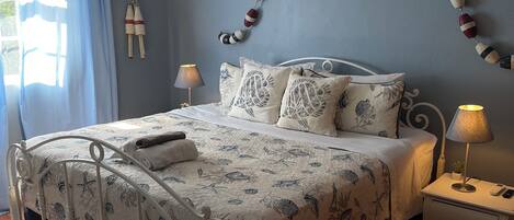 2 bedrooms, in-room safe, iron/ironing board, free WiFi