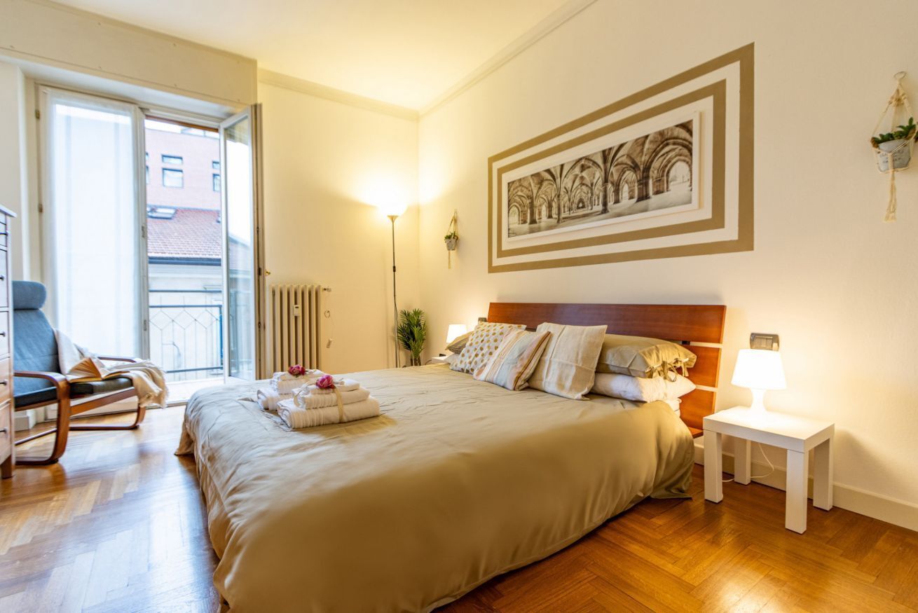 1 dormitorio, escritorio, tabla de planchar con plancha y wifi