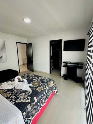 3 bedrooms, down comforters, iron/ironing board, free WiFi